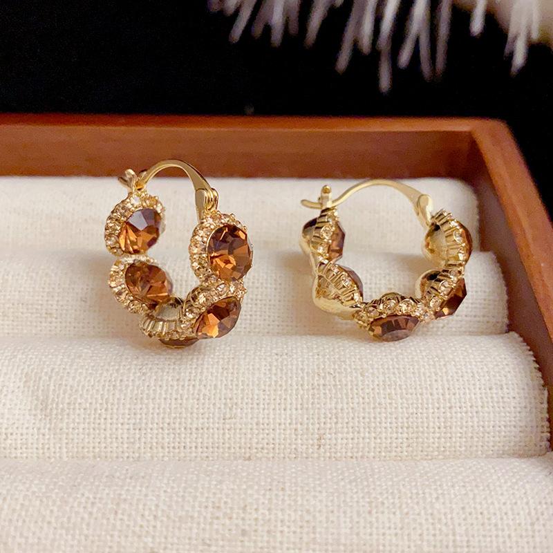 French retro temperament Hong Kong style zircon circle ear buckle niche design exquisite light luxury high sense fashion earrings women