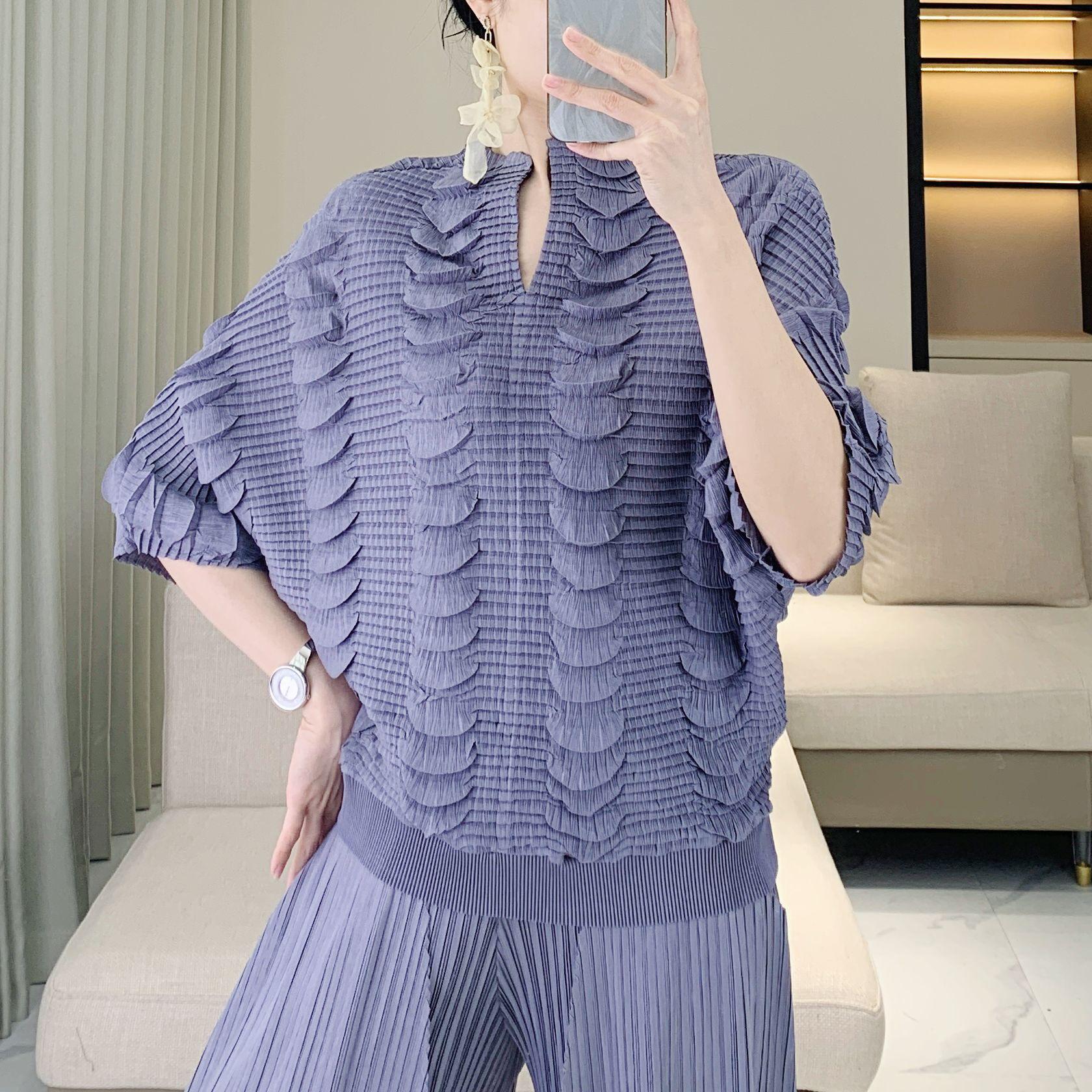 

Women s Casual Pleated Ruffle Pullover - New Slimming Loose Fit Sweatshirt Top One Size [45-75 kg] сірий колір