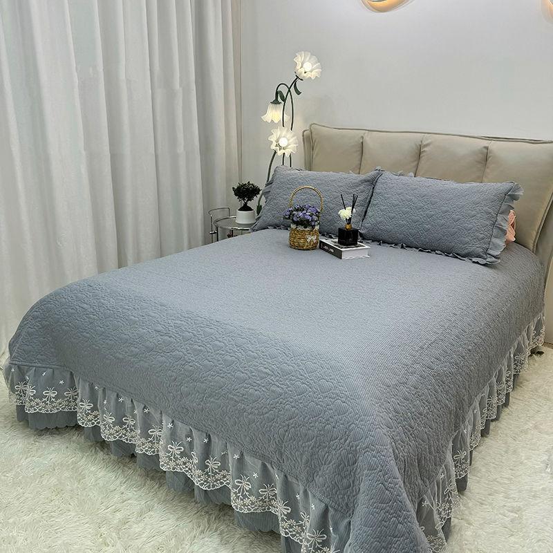 

Покрывало на кровать из пузырчатого хлопка с кружевом, однотонное, противоскользящее, принцессное кружево, утолщенное кружево, подходит для всех сезонов 250*250cm серый