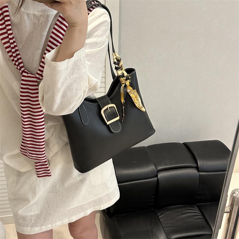 Solid Color Popular Trend Tote Bag Summer New Large Capacity Atmospheric Texture Versatile Shoulder Armpit Bag Women