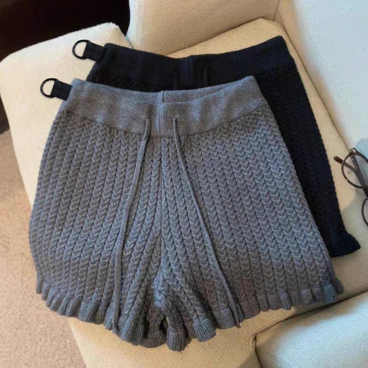 French Retro High-Waisted Ruffled Knit Maternity Shorts for Autumn/Winter Medium