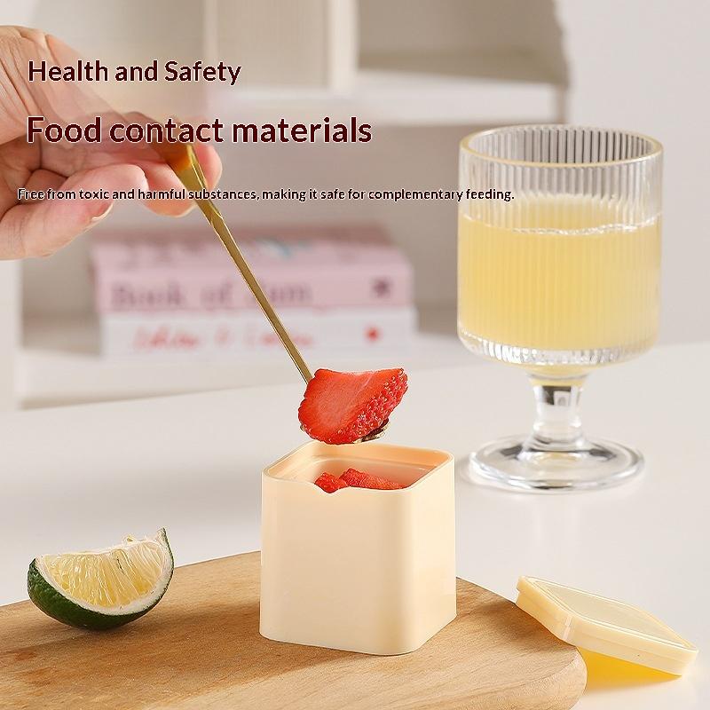 Food Grade Baby Food Storage Containers 4 Grids with Lids Tray Design for Baby Homemade Food Freezing Use