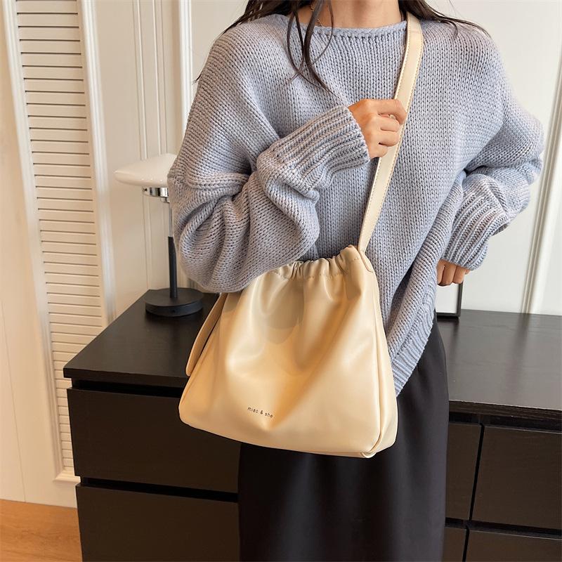 Underarm Bag Women's New Fashionable Versatile Single Shoulder Crossbody Commuter Bucket Bag