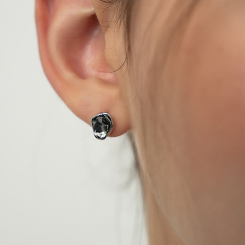 

Ssecondo Melted drop stud earrings, Liu Silver