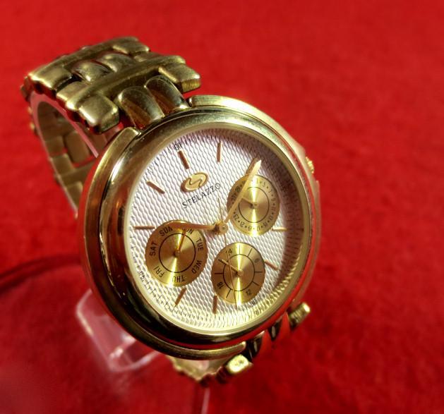 [USED] EC491) Fully functional STERAZZO Gold watch with 24:00 hour hand display for Sundays