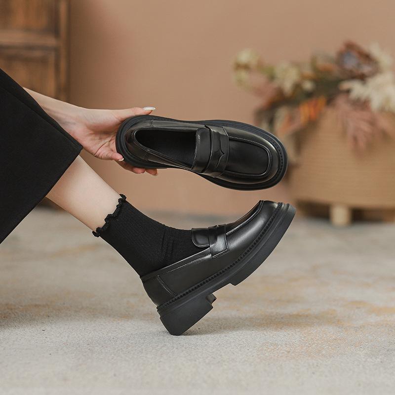 Spring retro polished thick-soled women's inner height increase of 7CM small leather shoes women's small size 3233