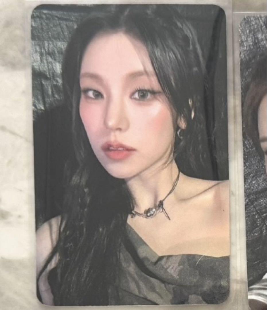 

[USED] ITZY Yeji GOLD Starriver Yonton Limited KBS Trading Card