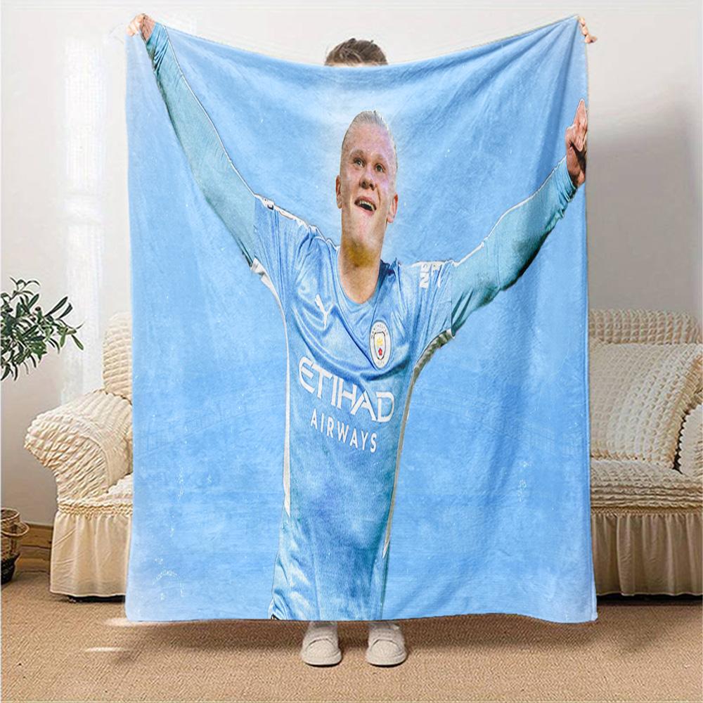 Haaland Spielerpose Flanelldecke, Weiches Polyester, Modernes Design, Ganzjahres für Camping, Reisen, Geschenke für Feiertage oder Geburtstage