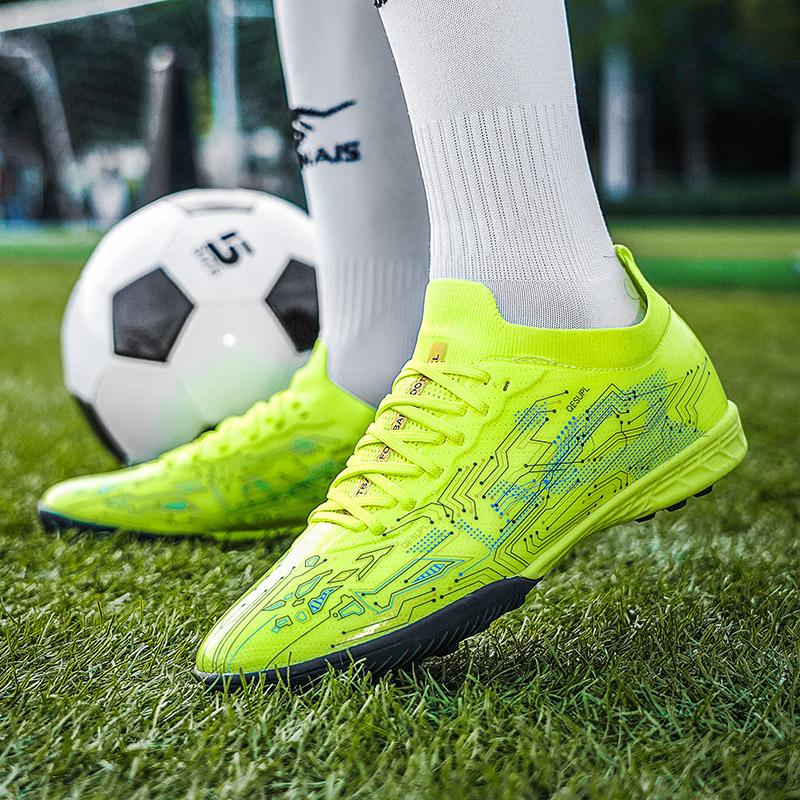 2025 New Men Football Shoes Society Soccer Shoes Sneaker Grass Training Students Ultralight Outdoor Top Quality Cleats Football
