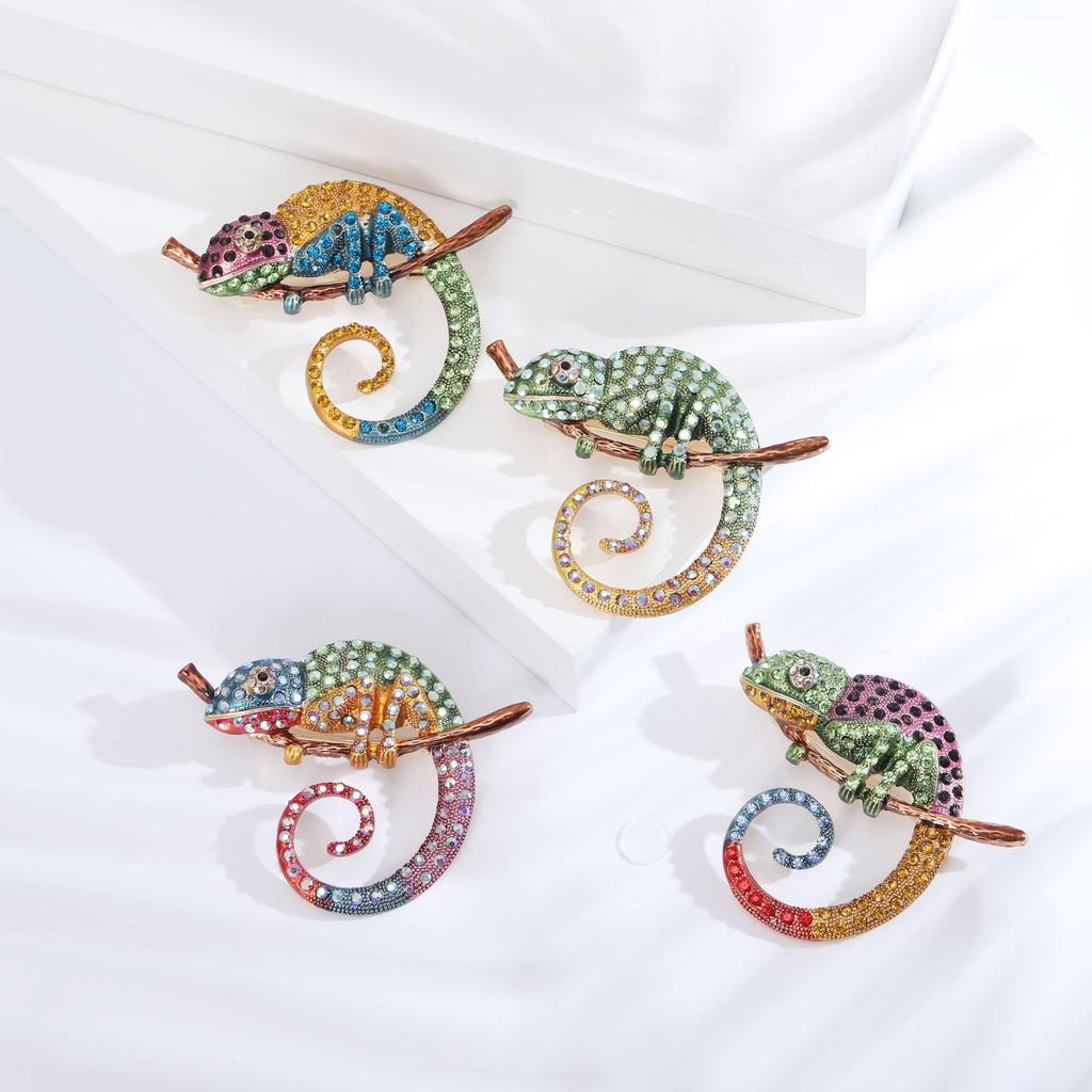 Übertriebene kreative Strass-Chamäleon-Brosche, vielseitige High-End-Tierbrosche, Anti-Licht-Anzugnadel