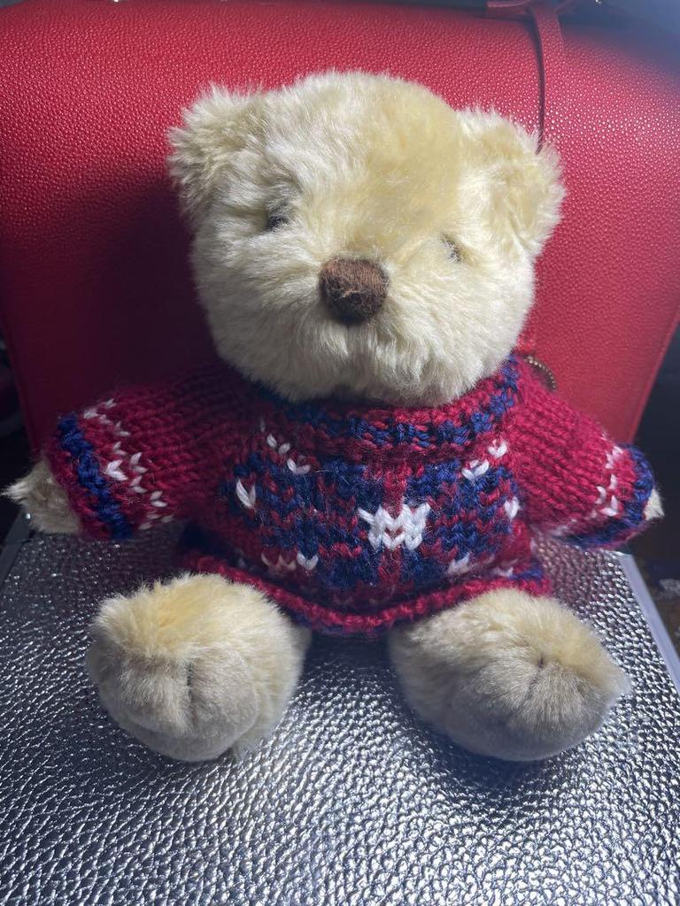 [USED] Teddy bear, teddy bear wearing a sweater, pastel, retro