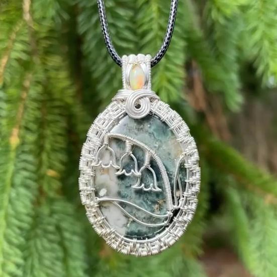 Handcrafted Pendant Necklace Eye-catching Elegant Women Handmade Pendant Jewelry Gift