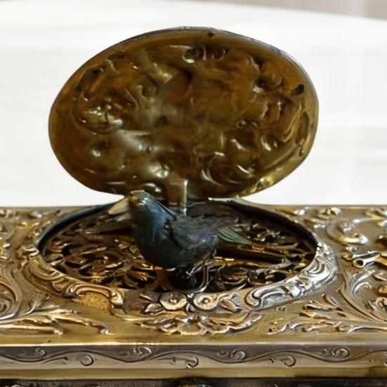 Automatic Popping Bird Metal Box Vintage Embossed Alloy Box Home Office Bookshelf Desktop Decoration Collectible Ornament