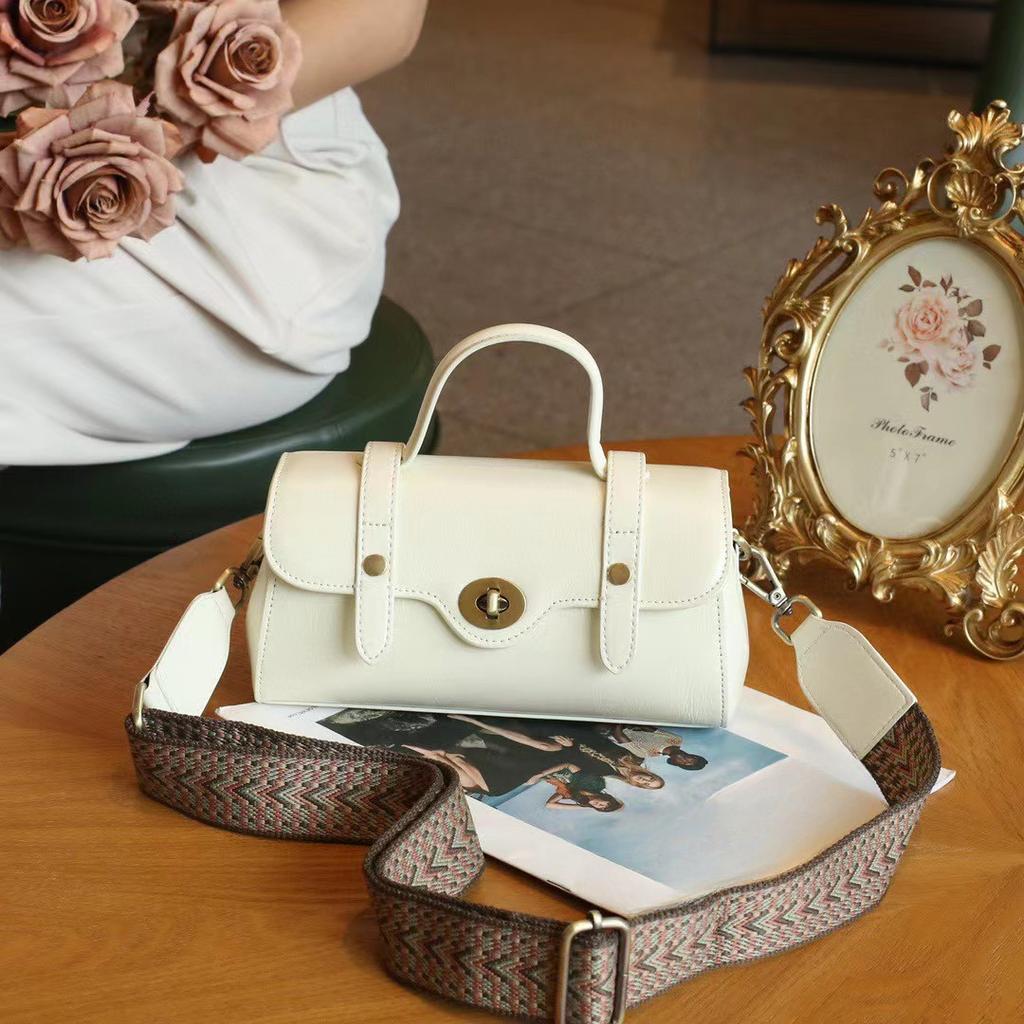 Summer Fashion Genuine Leather Small Bag Women's Baguette Bag with Casual Texture Plant Tanned Head Layer Cowhide Women's Bag Crossbody Bag