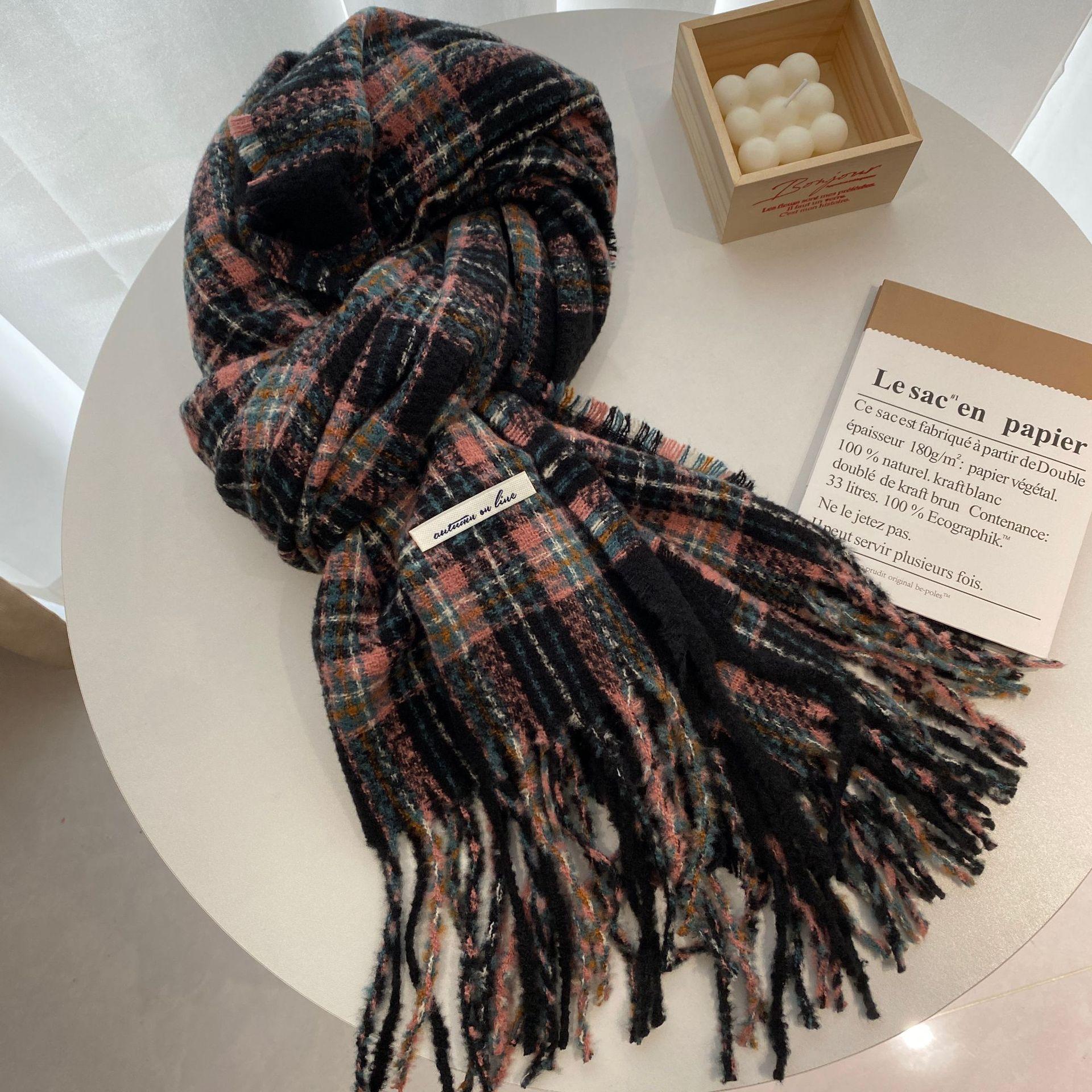 Scarf Winter Warm Atmosphere New Year and Christmas Warm Shawl Student Retro Plaid Scarf More than 175cm