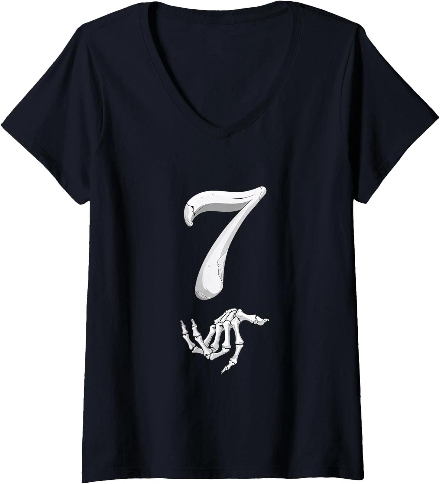 Funny Nutcracker Vintage Christmas Nutcracker Fun Ladies  V-Neck Tshirt 2XL