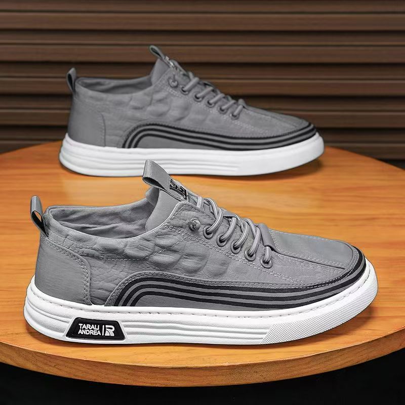 

Men s shoes 2025 spring new breathable canvas shoes trendy versatile flat shoes lazy one pedal old Beijing cloth shoes 44