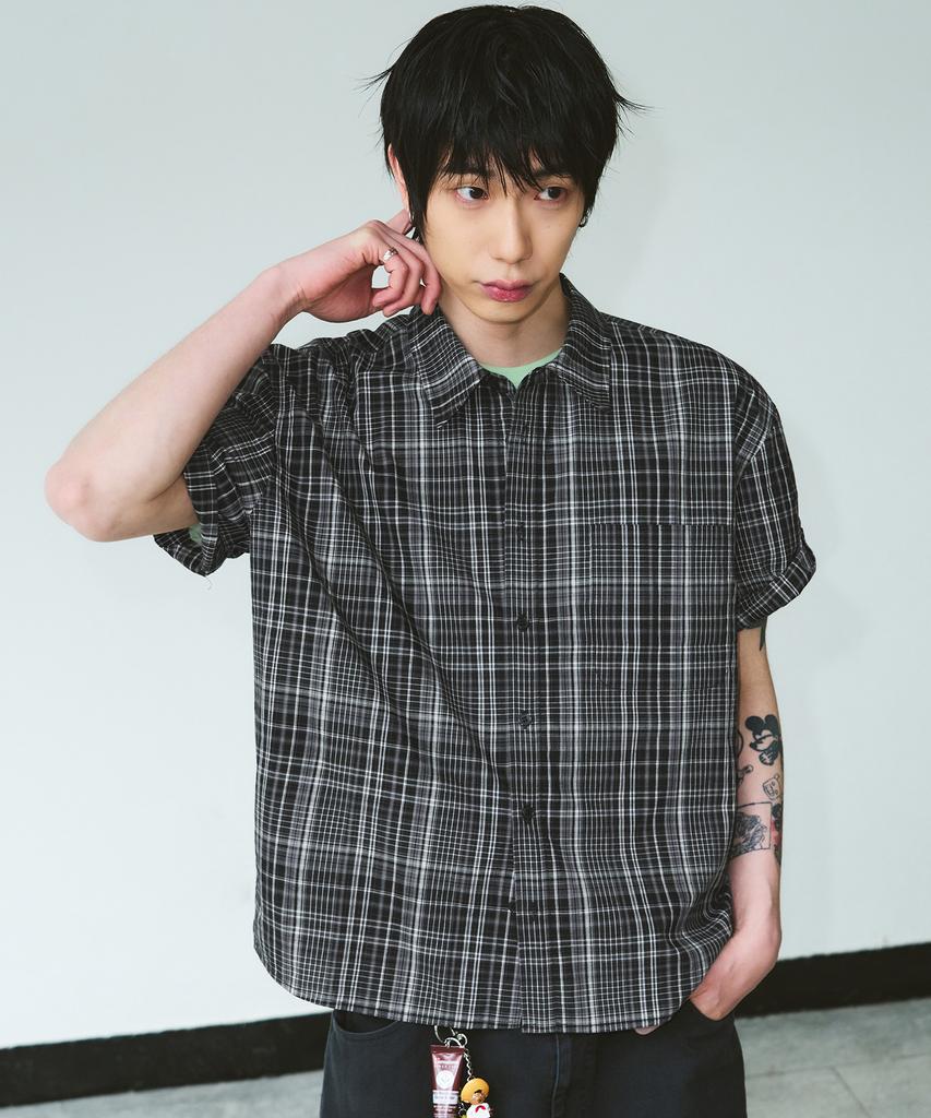 Awodeijeu Day Off Roll-Up Crop Check Short Sleeve Shirt [3 Colors]