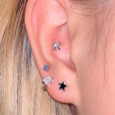 Elegant Black and White Star Earrings for Women: Light Luxury, Versatile, Fashionable, High-End Trend.
