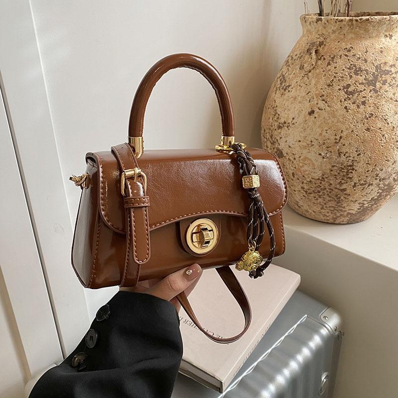 Retro Small Bag Women's New Versatile Shoulder Messenger Bag Women's Fashion Portable Small Square Bag