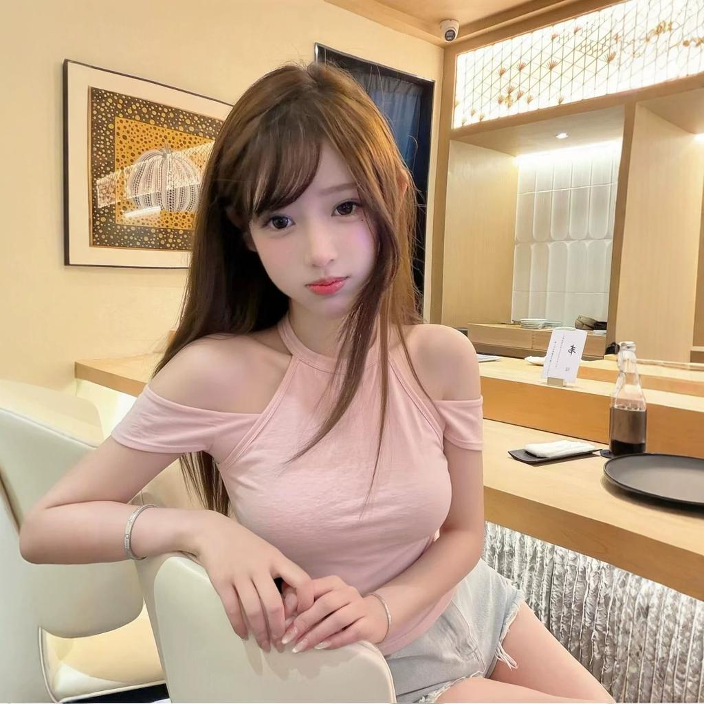 Summer sexy pure desire wind off-the-shoulder short-sleeved T-shirt women's fashion niche design sense pink neck slim top ins