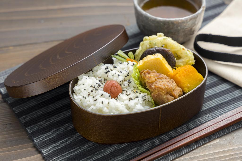 Kano Oval Lunch Mocha Microwave and Dishwasher Made In with Wappa Magewappa Lunch Bento Box [Magewappa-style Box, Brown, 72760] Safe, Japan, Band,