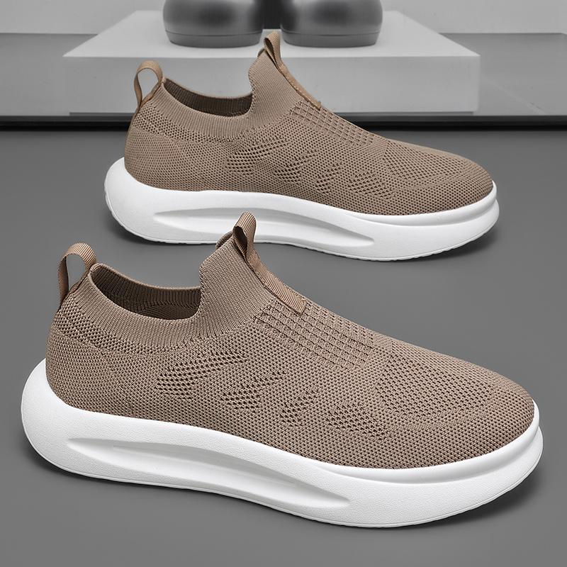 New summer breathable fly-woven mesh lightweight soft-soled casual socks and shoes