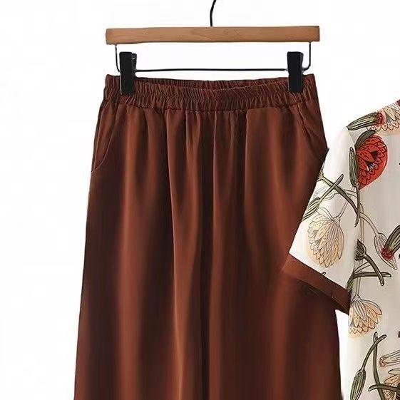 Mom's Summer Ice Silk Chinese-Style T-Shirt Set - Fashionable Short-Sleeved Two-Piece for Middle-Aged Women