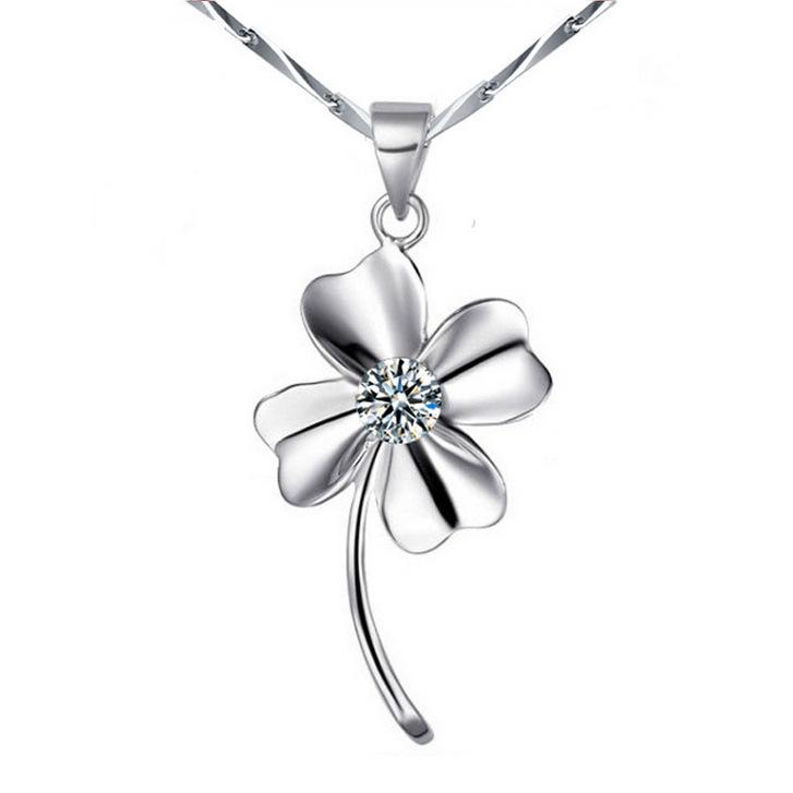 Náhrdelník choker se čtyřlístkem pro štěstí - Perfektní valentýnský dárek pro přítelkyni