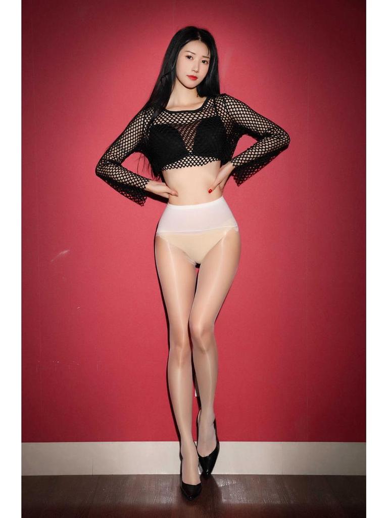 Elegante 0D Glänzend Schwarze Seidenstrumpfhose in Fußform, Nahtlos