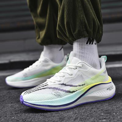 Nouvelles chaussures de course de sport Chaussures de course pour femmes légères à absorption de chocs respirantes étudiants masculins antidérapantes absorption des chocs