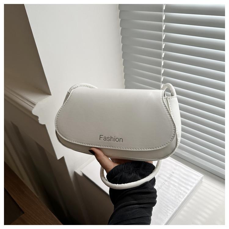 

Интернет знаменитость иностранный стиль маленькая сумка женская летняя 2024 новая универсальная сумка через плечо темперамент однотонная маленькая квадратная сумка белый