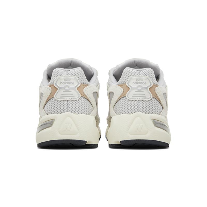 New Balance 725 White Sneakers ML725UF