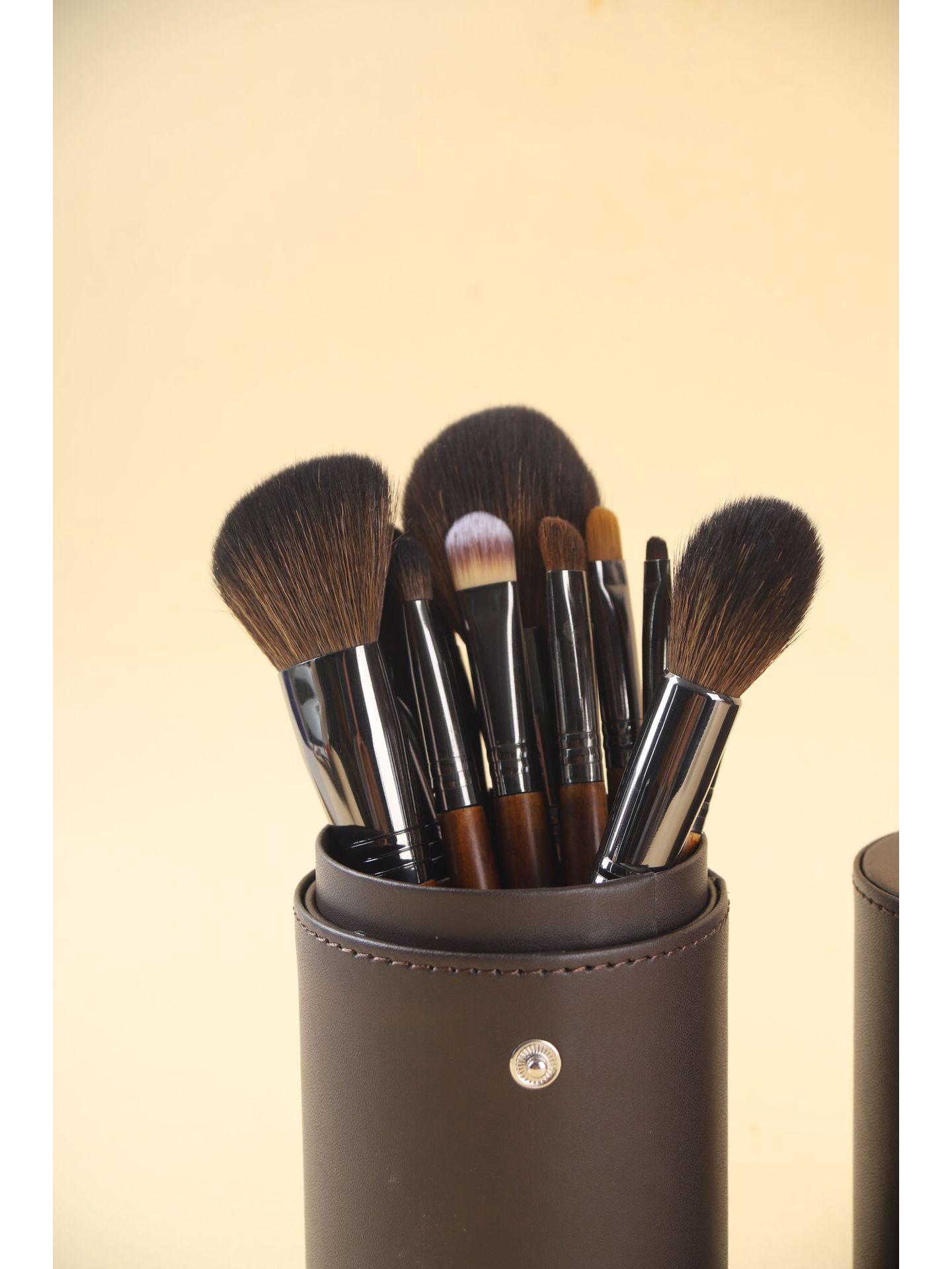 

15-Piece Advanced Makeup Brush Set: Animal Hair, Ultra-Soft Wool for Foundation & Eyeshadow.