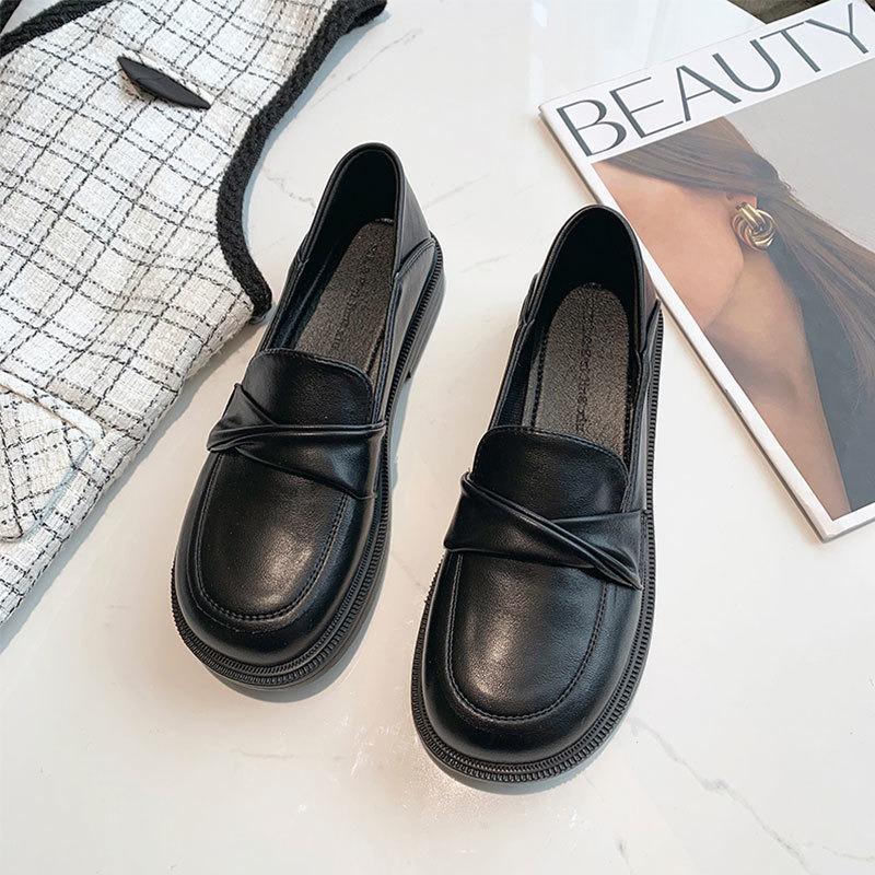 

Маленькие кожаные туфли Одиночные туфли Удобные туфли на плоской подошве 40 чёрный