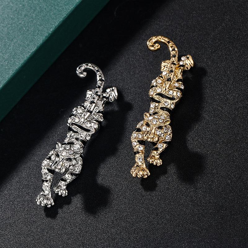 Tiger Brooch Corsage Pin - Fashionable Metal Animal Jewelry for Suit Jackets
