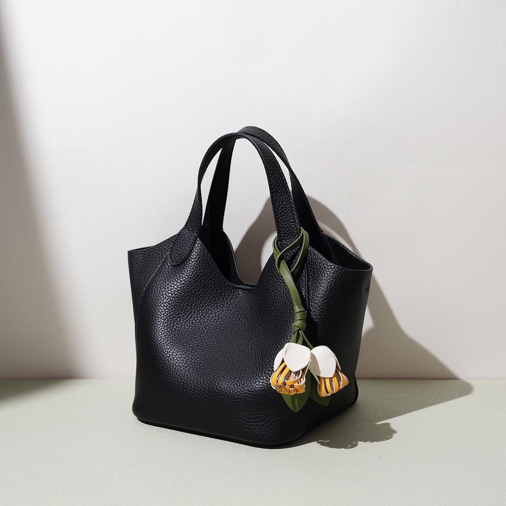 Leather fashion foreign style vegetable basket bag, Korean niche portable bucket bag, leather premium versatile messenger bag women