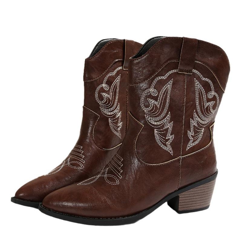 Large Size Thick Heel Pointed Embroidered Short Boots Women's Autumn and Winter New Fashion, Lightweight and Comfortable Short Martin Boots