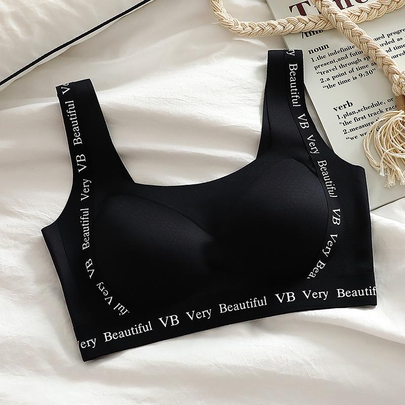 New seamless neckline design, bra with big breasts and small underwear, thin women's styles gather together to close secondary breasts and prevent