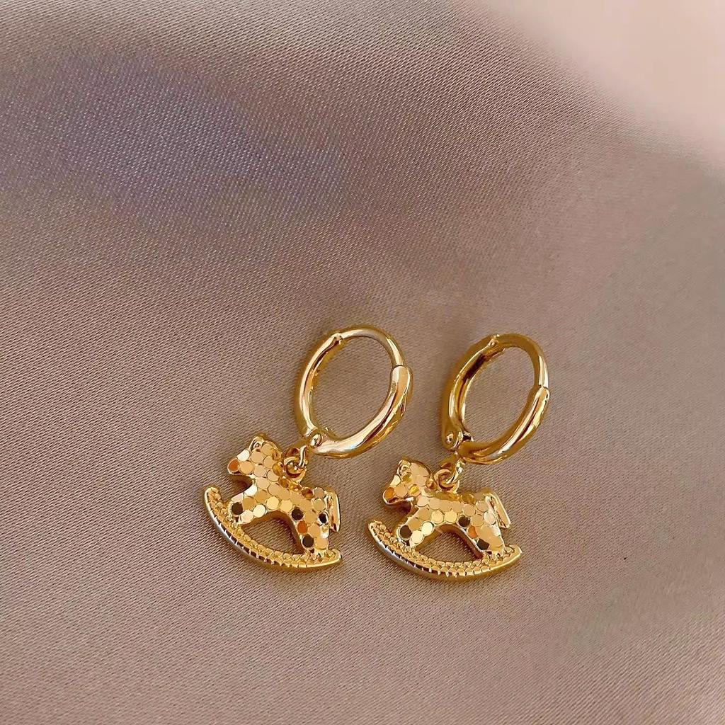 Elegant Gold & Wood Horse Pendant Earrings: Luxurious, Versatile Design