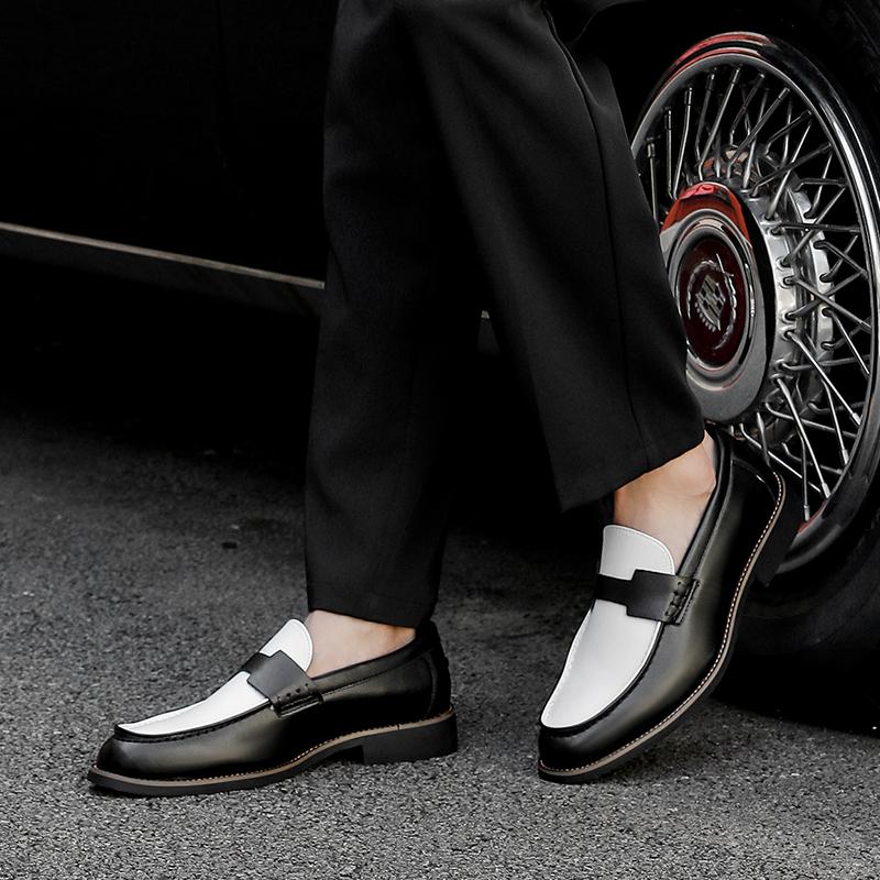 Mocassini di Marca di Lusso da Uomo Scarpe in Pelle Colore Bianco e Nero Slip-On Moda Suola Morbida Scarpe Casual Festa Matrimonio Mocassino