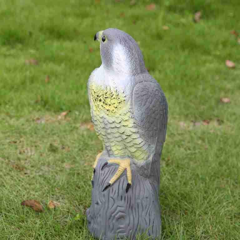 Outdoor Eagle Ornament: Pastoral Bird Repellent Simulation Decoy Model