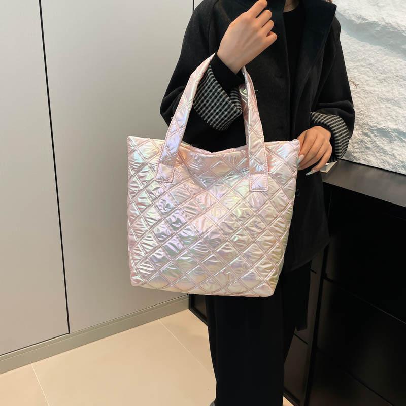 Fashionable Shoulder Tote Bag For Women In Colorful Canvas Perfect For Casual Outings