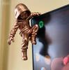 Climb Hoodie Alien Mini-Statue 3D-Druck Kletterfigur für Monitor-Oberseite Dekoration Seltsame Neuheit Schreibtischkante Gaming-Raum Dekor Geschenke