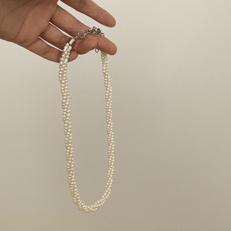 High-end French double-layer pearl necklace female niche design temperament neck chain retro court style light luxury collarbone chain