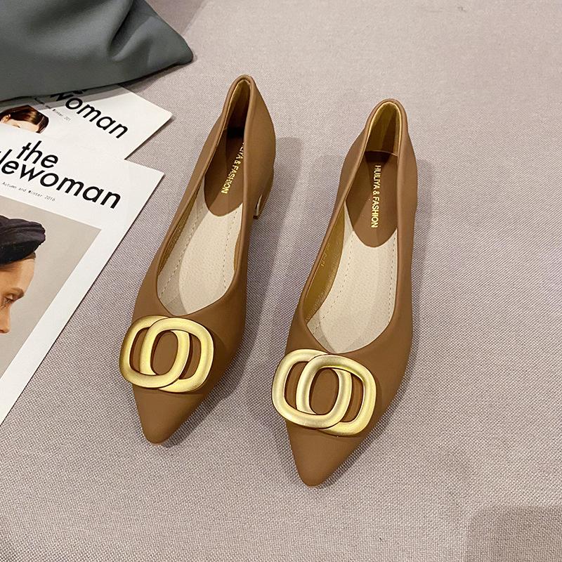 

Туфли-лодочки на низком каблуке с острым носком, новая коллекция 2025, металлическая пряжка, не утомляют ноги, профессиональные туфли на высоком каблуке 13-3 40 коричневый