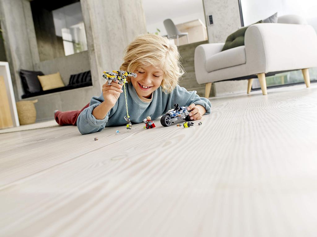 LEGO Super Heroes Avengers Speeder Bike Attack 76142