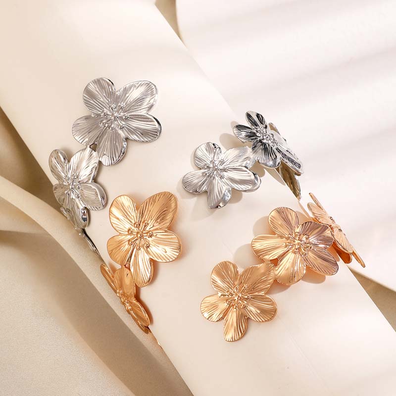 Bohemian Metal Flower Open Arm Bracelet for Women Girls Fashion Gold Color Wave Geometric Bracelet Beach Party Aesthetic Jewelry