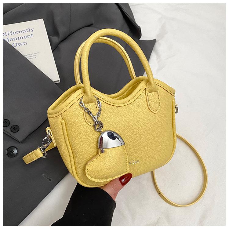 Korean version niche design fashion handbag 2025 spring new casual simple women trend shoulder messenger bag