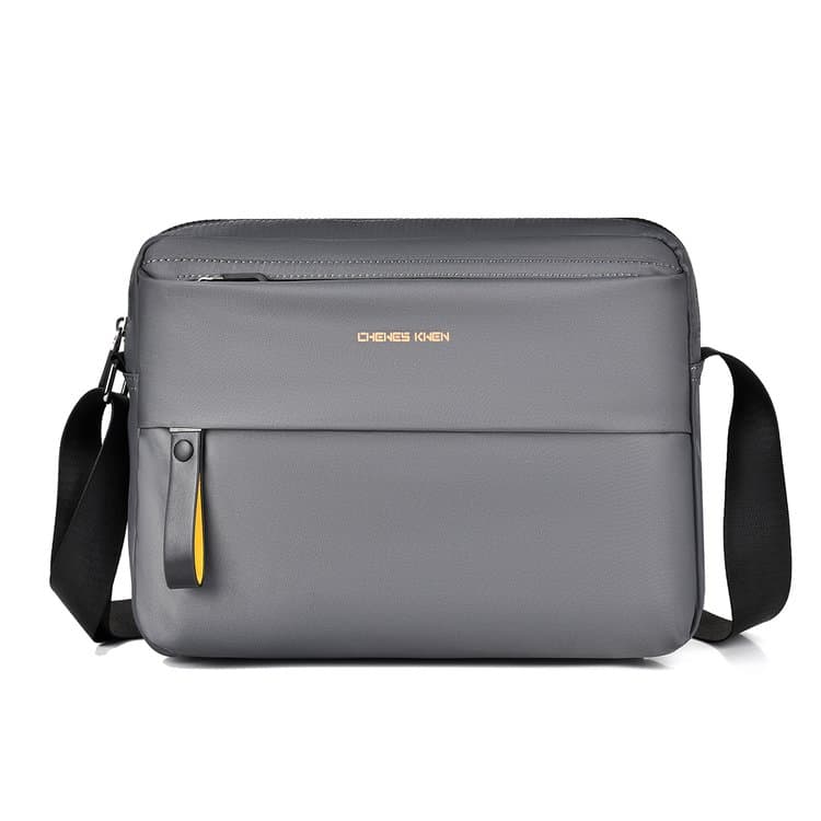 Casual and simple men's shoulder messenger bag